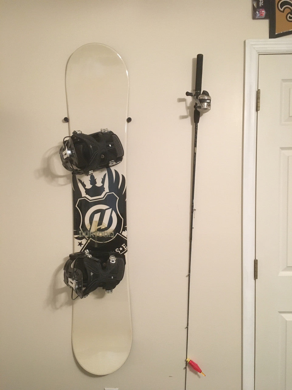 StoreYourBoard The Cinch Snowboard Display | Floating Rack | 2 Boards