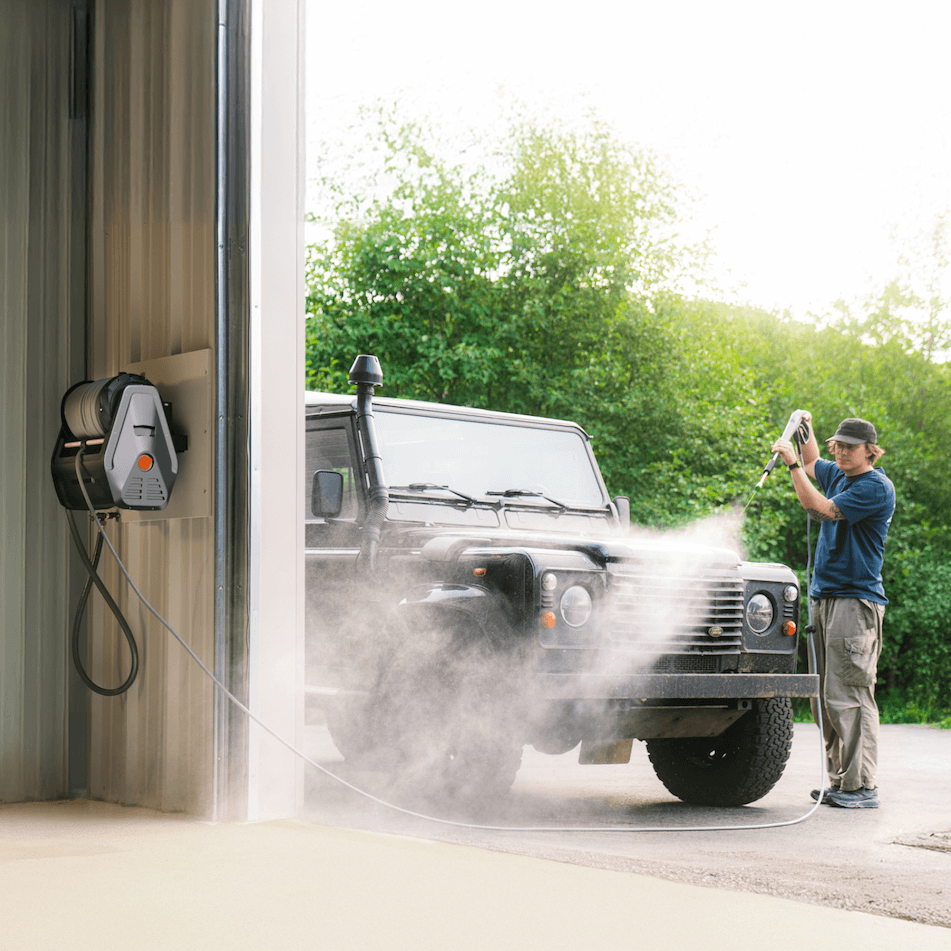 Giraffe Tools Grandfalls Plus Retractable Pressure Washer - 2900 PSI Wall Mount