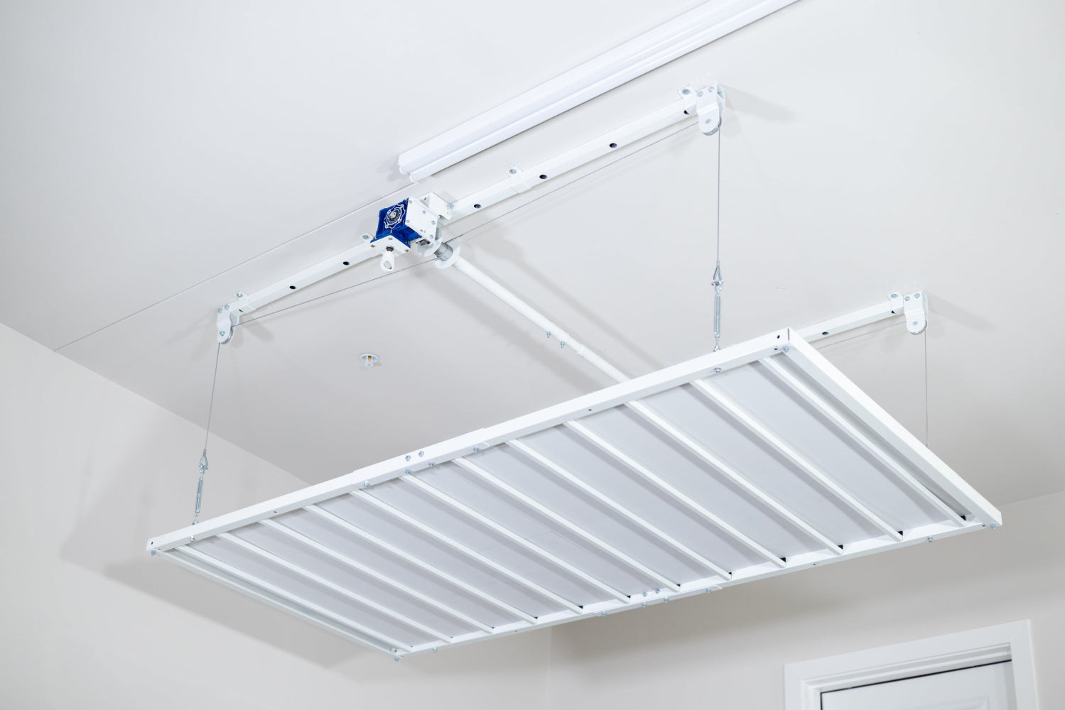 ceiling-sam-4x8-storage-elevator-pro-elevated-empty