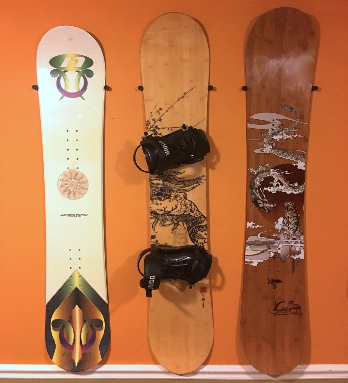 StoreYourBoard The Cinch Snowboard Display | Floating Rack | 2 Boards